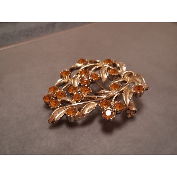 Vintage Amber Rhinestone Floral Spray Brooch Gold Tone - Picture 2 of 3